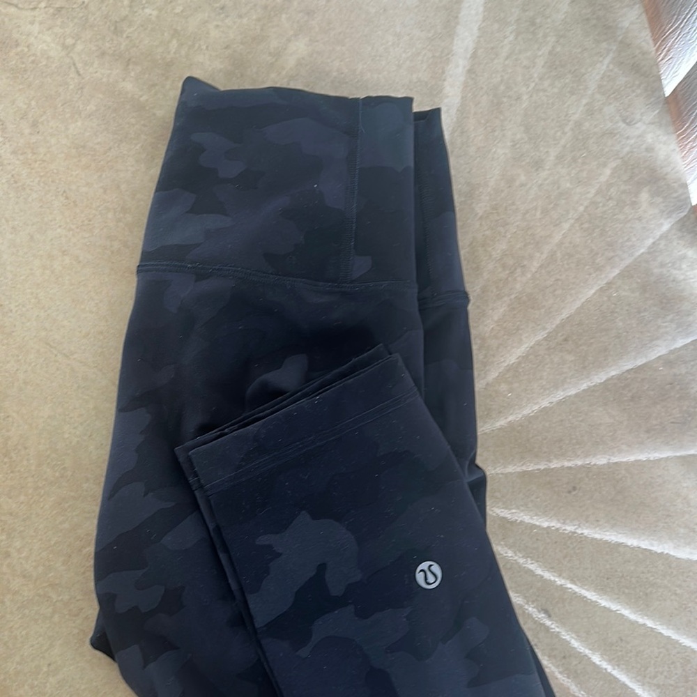 LULULEMON cami capris size 2